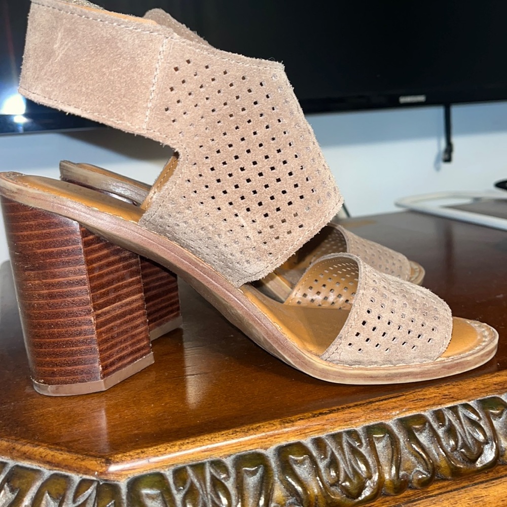 Franco sarto Wedge taupe heels with Velcro buckle! Size 7M